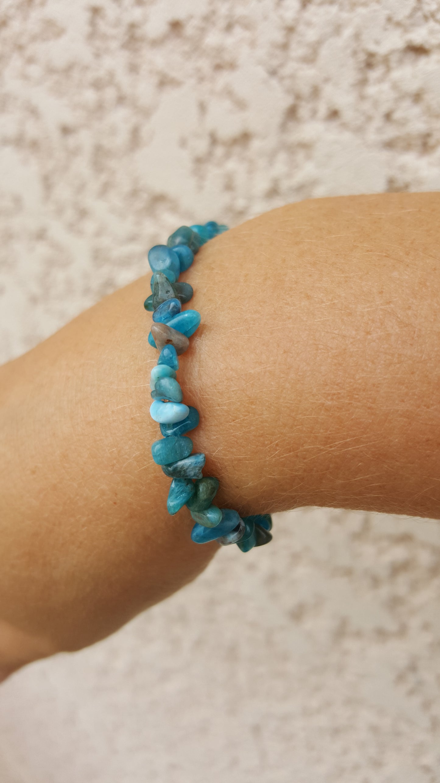 bracelet chips-pépites, apatite bleue, pierre de gemme, pouvoir des pierres