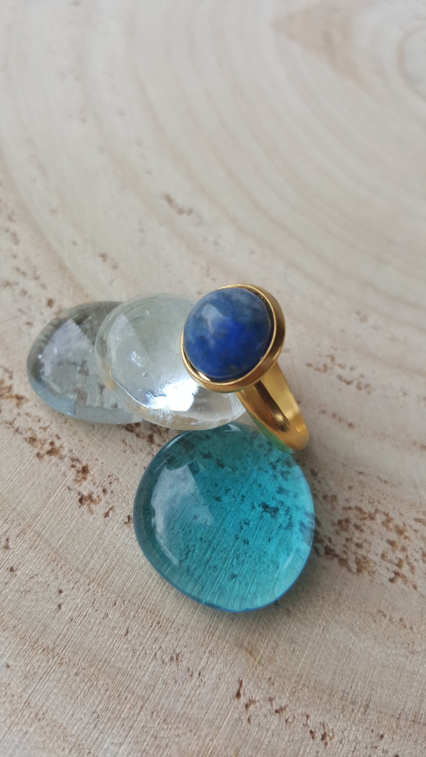 Bague cabochon, lapis lazuli, pierre de gemme, pouvoir des pierres