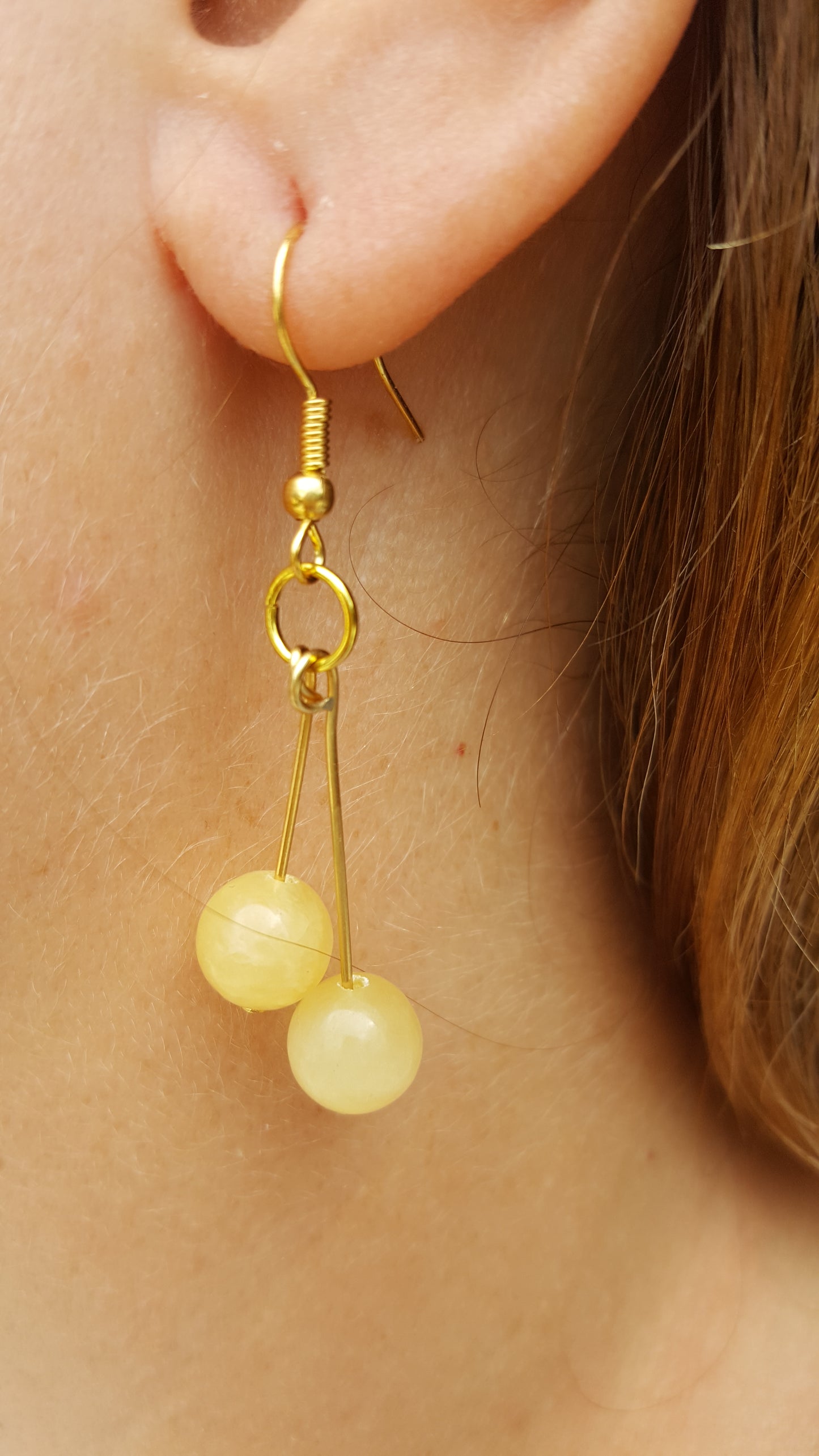 Boucles d'oreilles, jade jaune, pierre de gemme, pouvoir des pierres