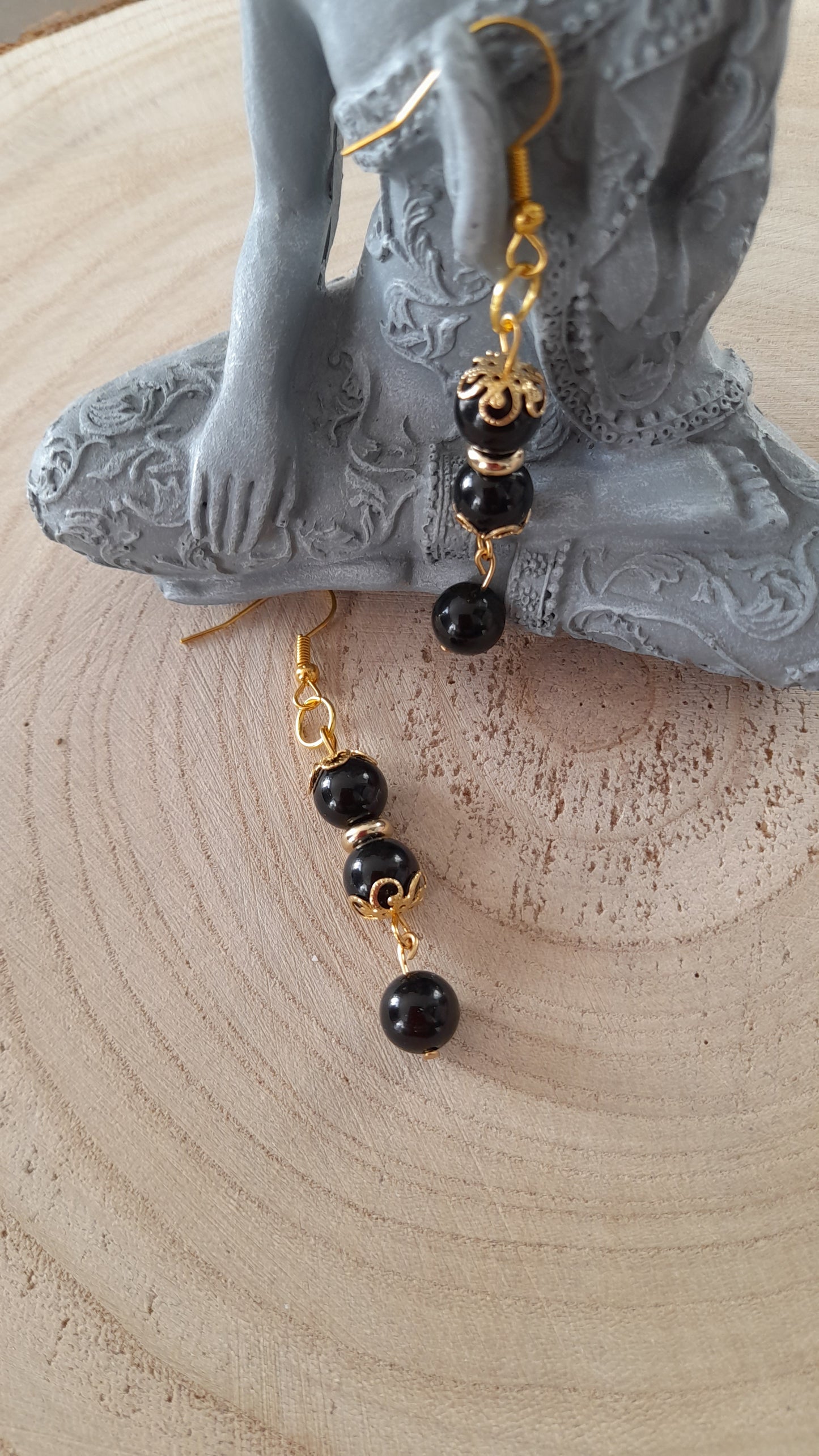 boucles d'oreilles en agate noire, pierre de gemme, pouvoir des pierres