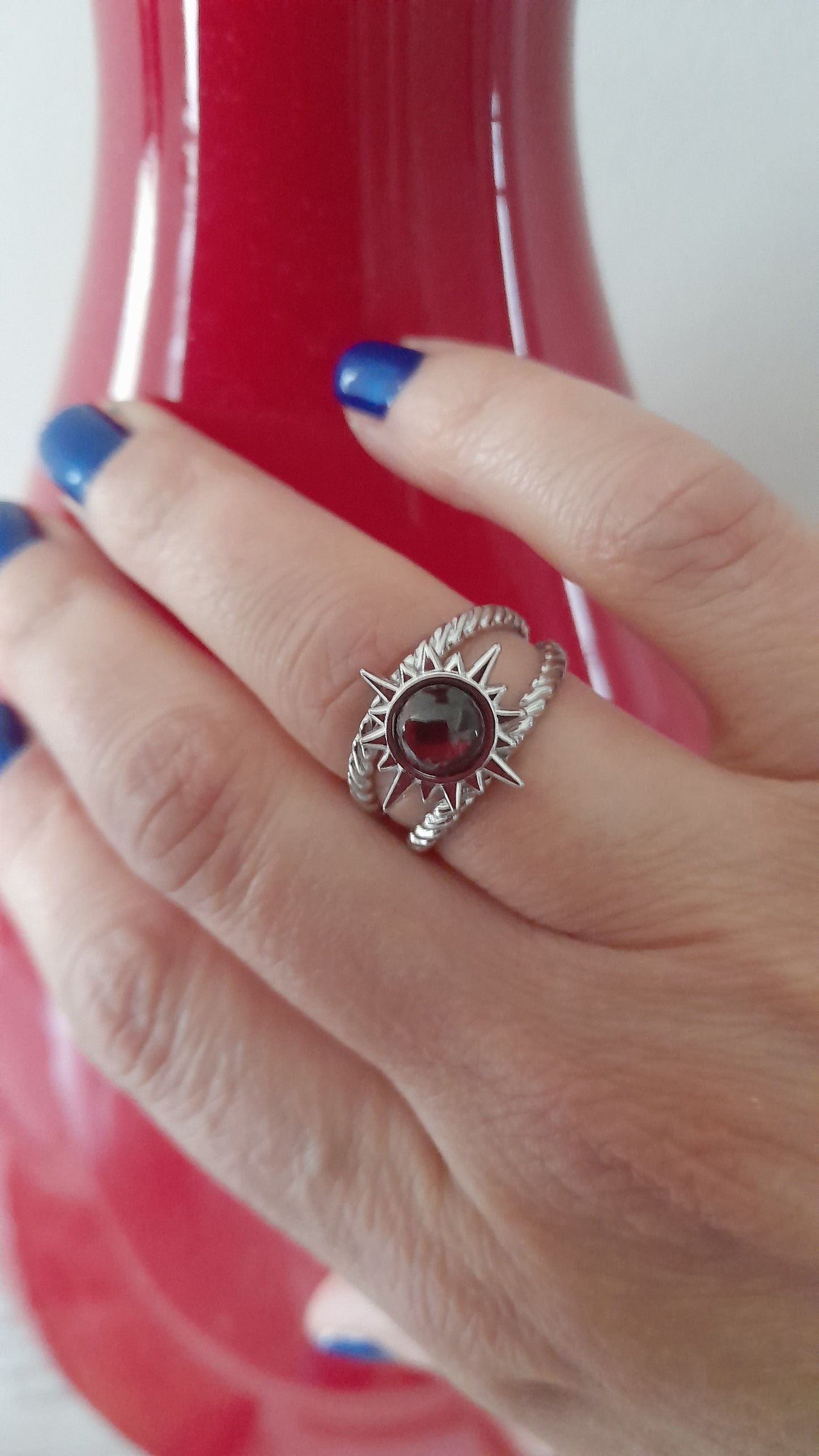 Bague soleil, grenat, pouvoir des pierres, pierre de gemme