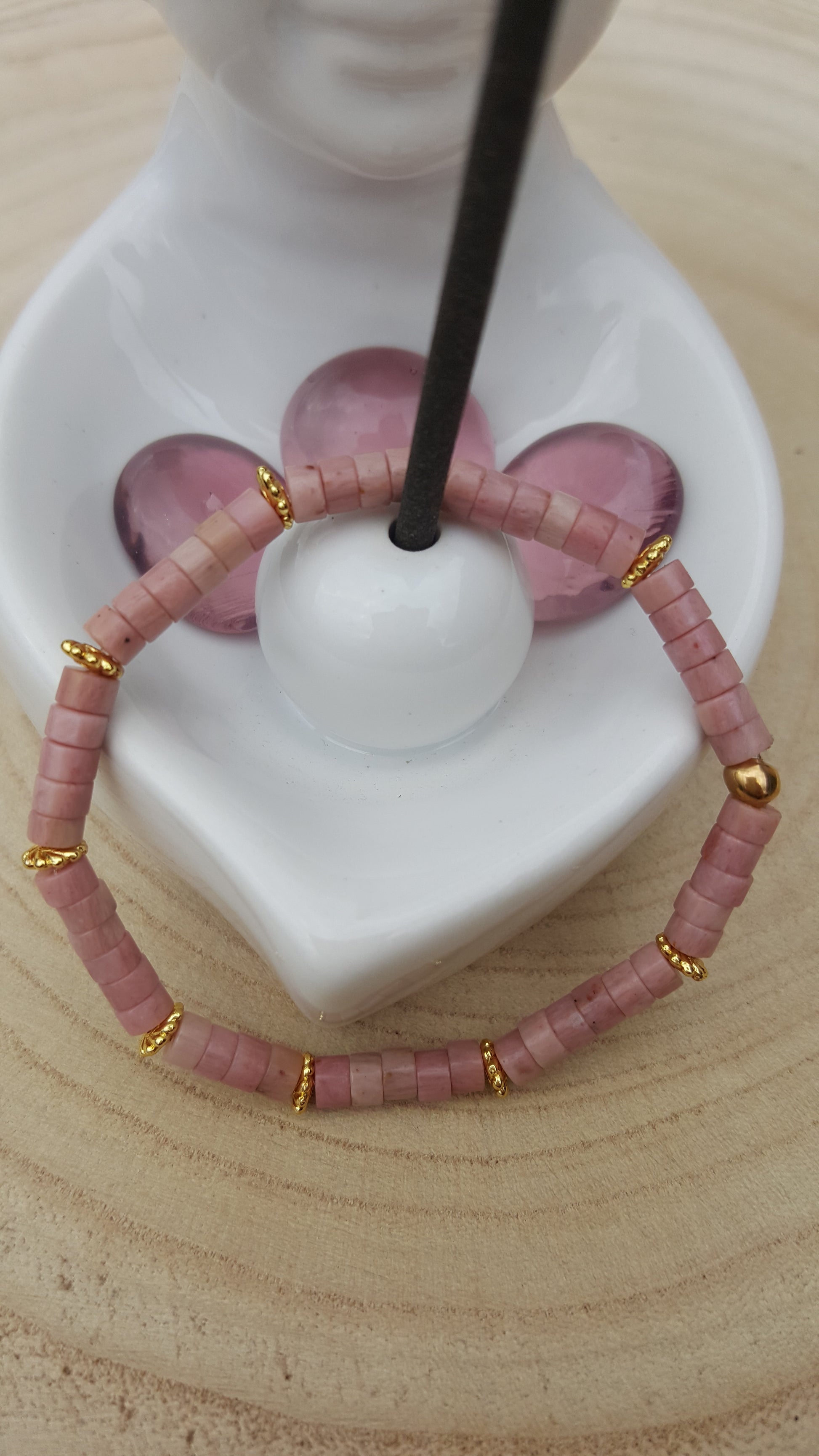 Bracelet heishi rhodonite, pierre de gemme, pouvoir des pierres