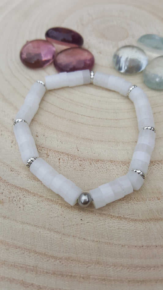 Bracelet heishi jade blanc, pierre de gemme, pouvoir des pierres