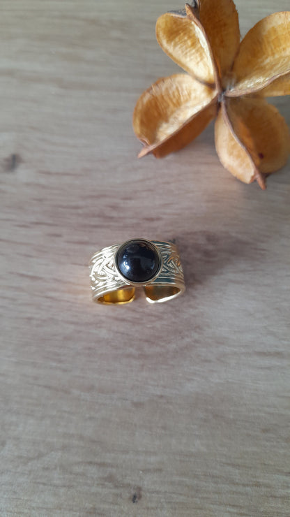 Bague onyx, cristaux, pouvoir des pierres