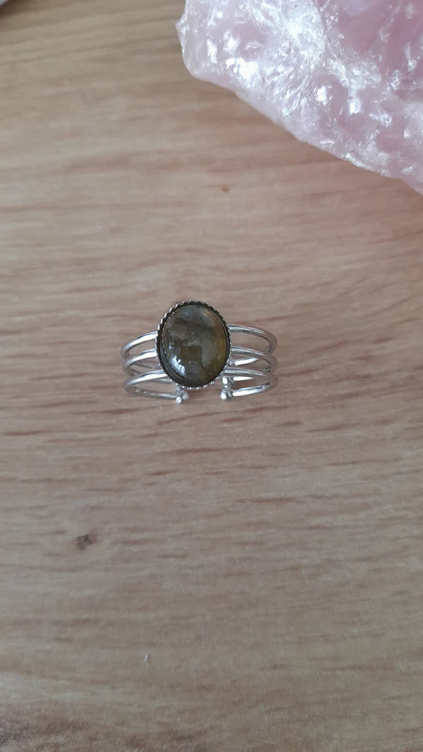 Bague ovale - pierres naturelles