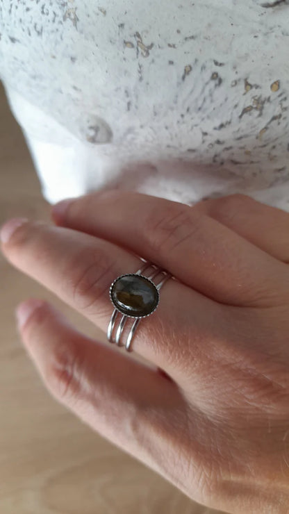 Bague ovale - pierres naturelles
